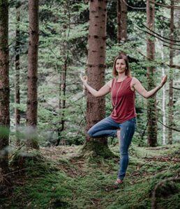 Yoga im Wald